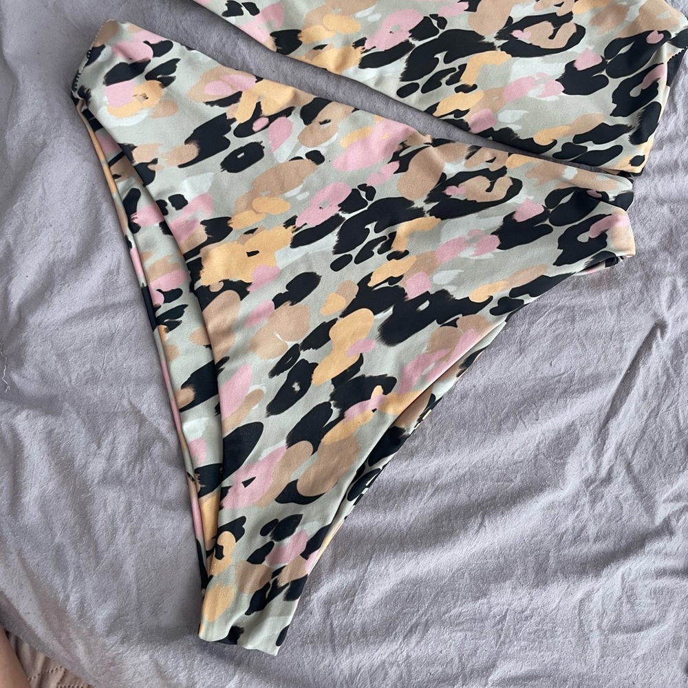 Stone Fox Swim Sherbet Bottom